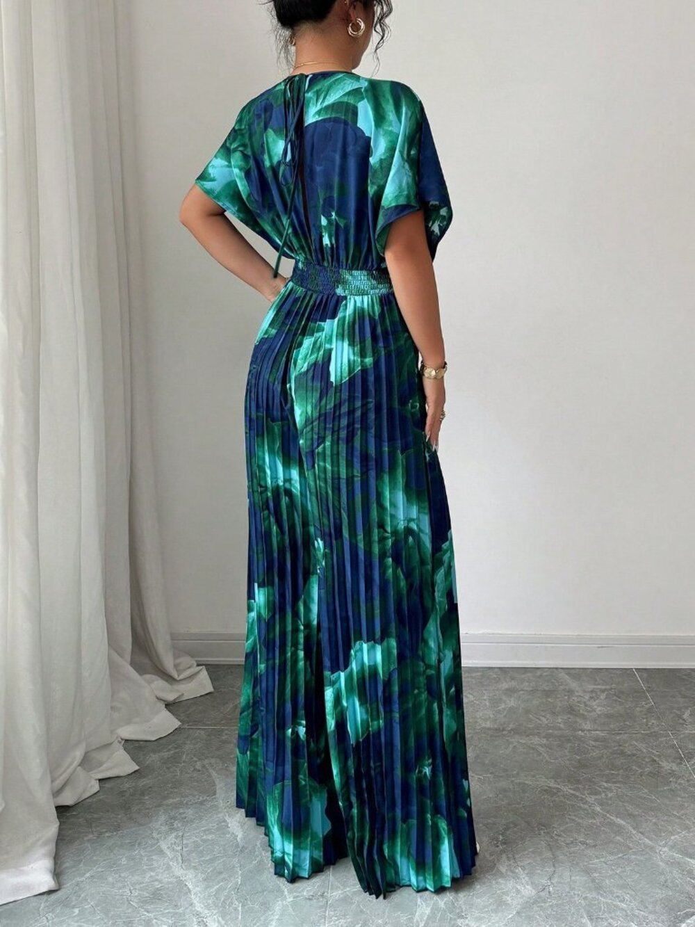 Women's Floral Print Surplice V-Neck Bat Sleeve Pleated Wide Leg Jumpsuit - Picture 2 of 6